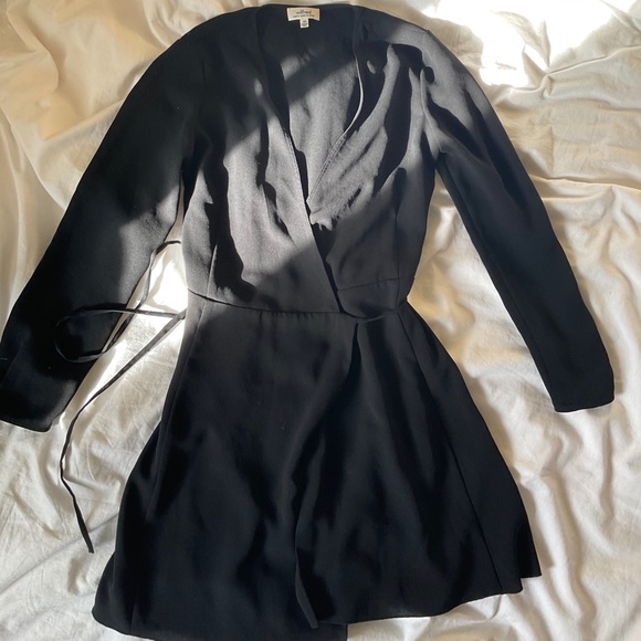 Aritzia mini wrap dress - Picture 1 of 4